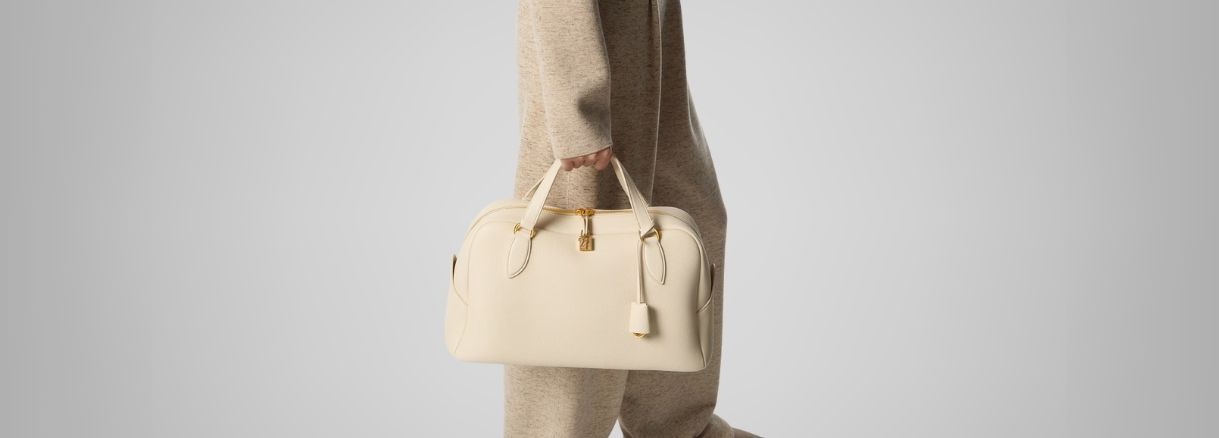 Bags with backbone